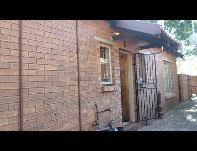 2 BEDROOM APARTMENT SOLD IN THERESAPARK